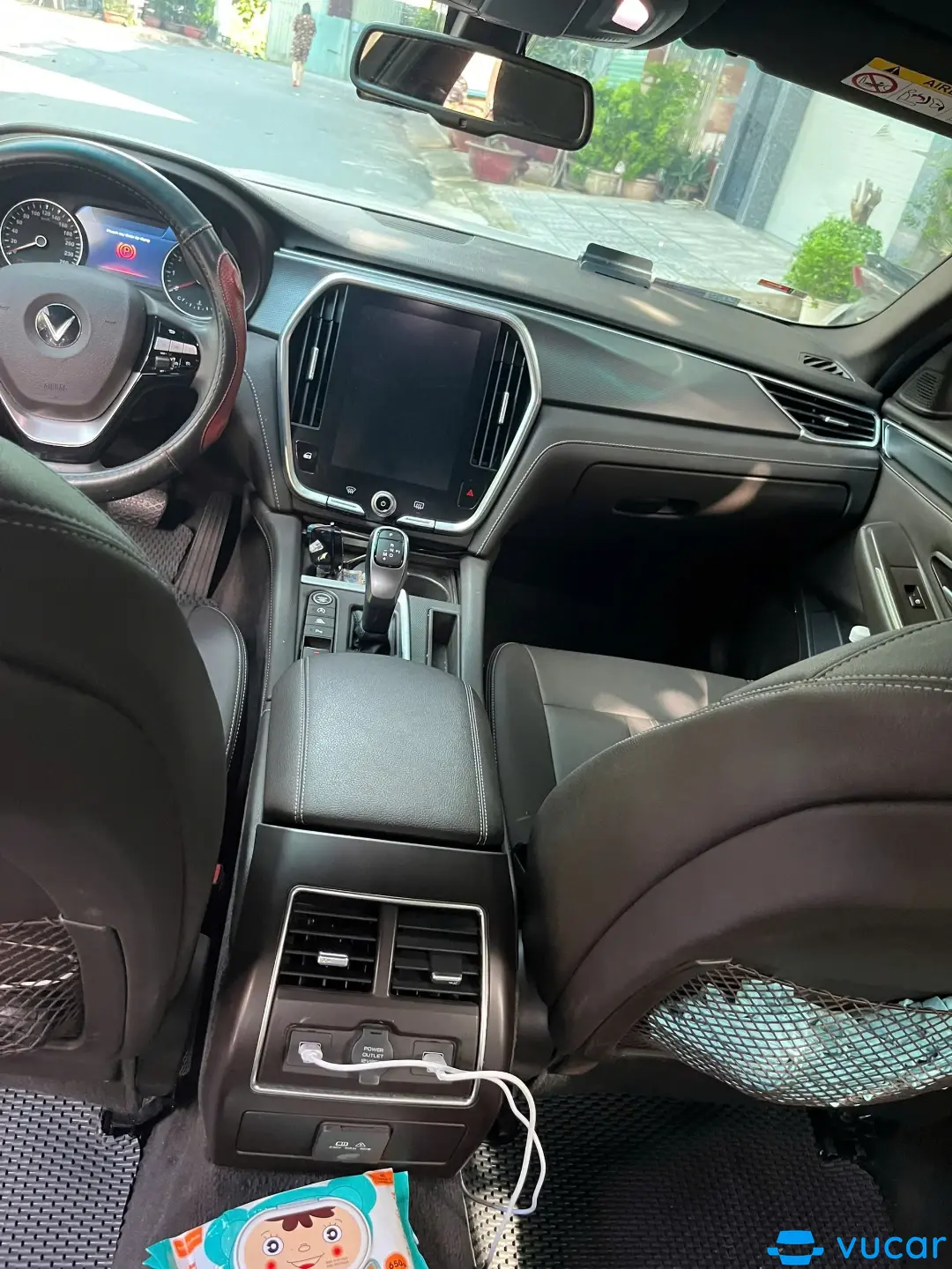 VinFast Lux A 2.0 Base 2.0 AT 2021 - Nội thất 3