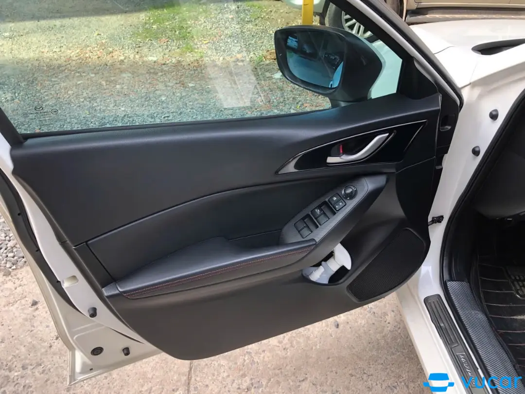 Mazda 3 1.5L Hatchback 2015 - Nội thất 6