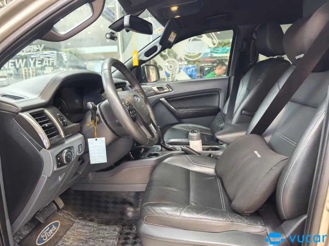 Ford Everest Titanium 2.2L 4x2 AT 2016 - Nội thất 3