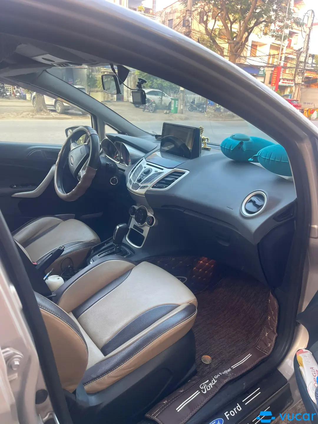 Ford fiestar 2012 - Nội thất 2