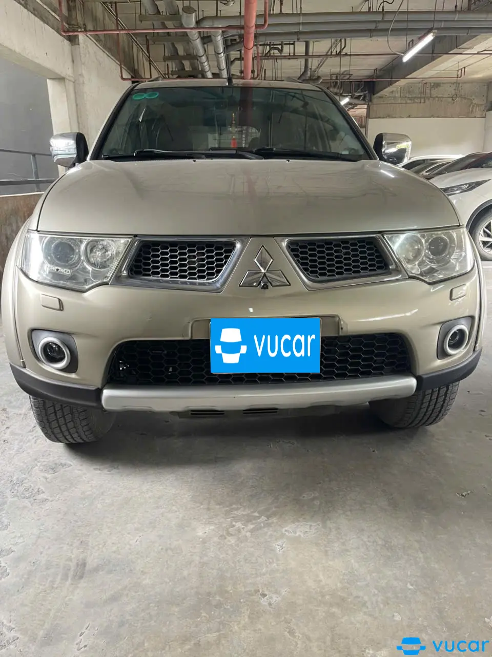 Mitsubishi Pajedo sport . 2012 - Ngoại thất 1