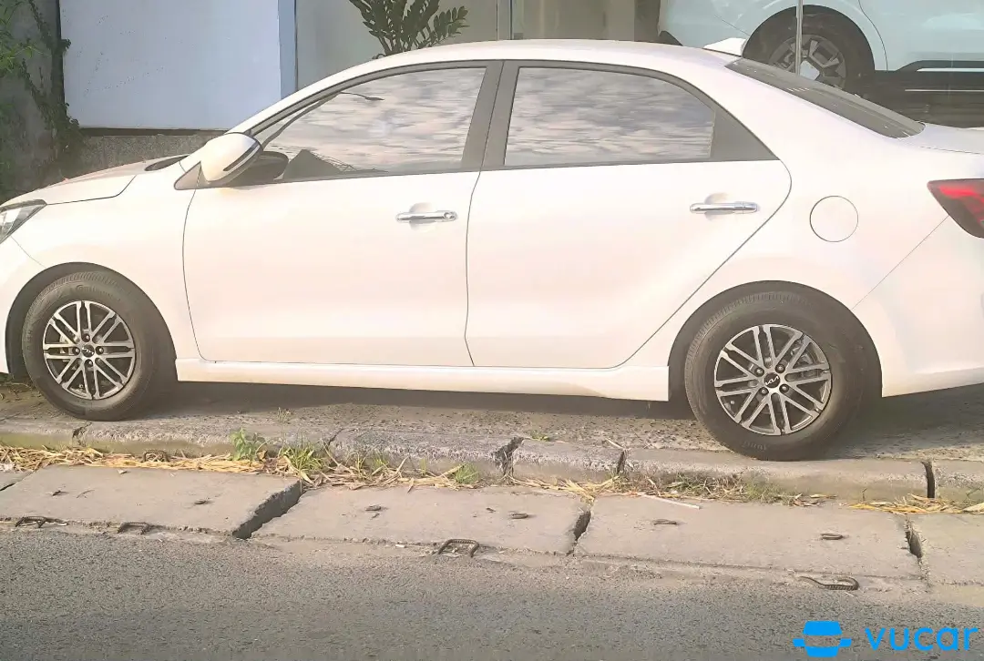 Ảnh xe Kia Soluto 1.4 AT Luxury 2024