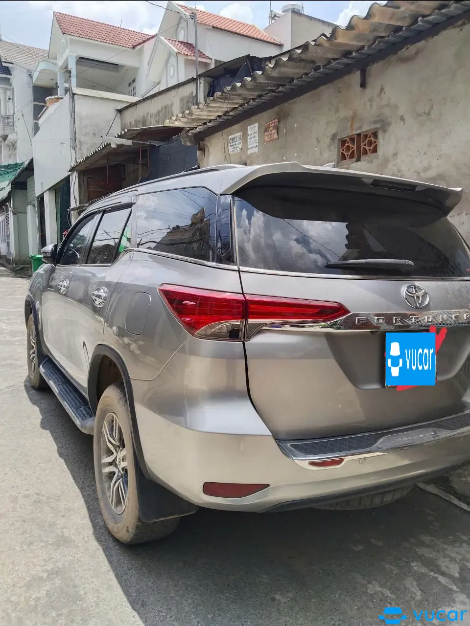 Toyota Fortuner 2.4 AT 2018 - Ngoại thất 3