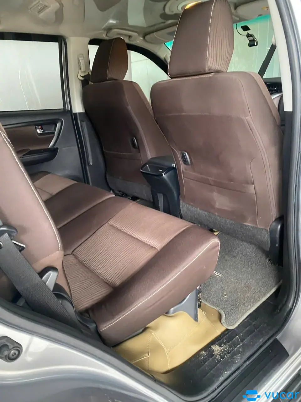 Toyota Fortuner 2.4G 4x2 AT 2020 - Nội thất 1