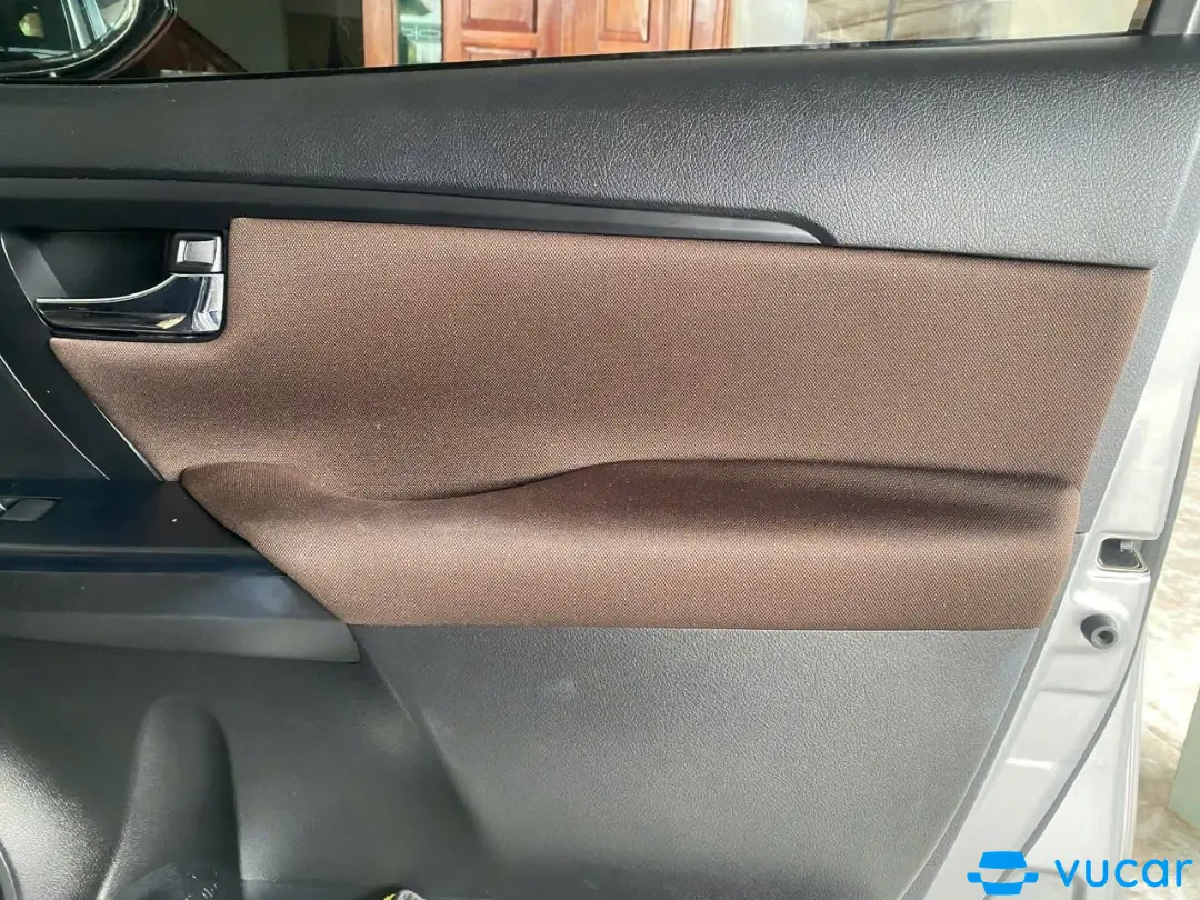 Toyota Fortuner 2.4G 4x2 AT 2020 - Nội thất 2