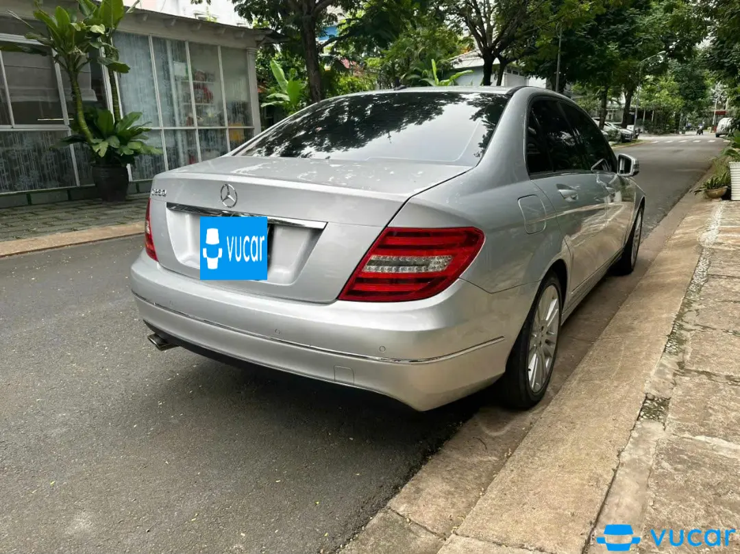 Mercedes C250 2011 - Ngoại thất 1