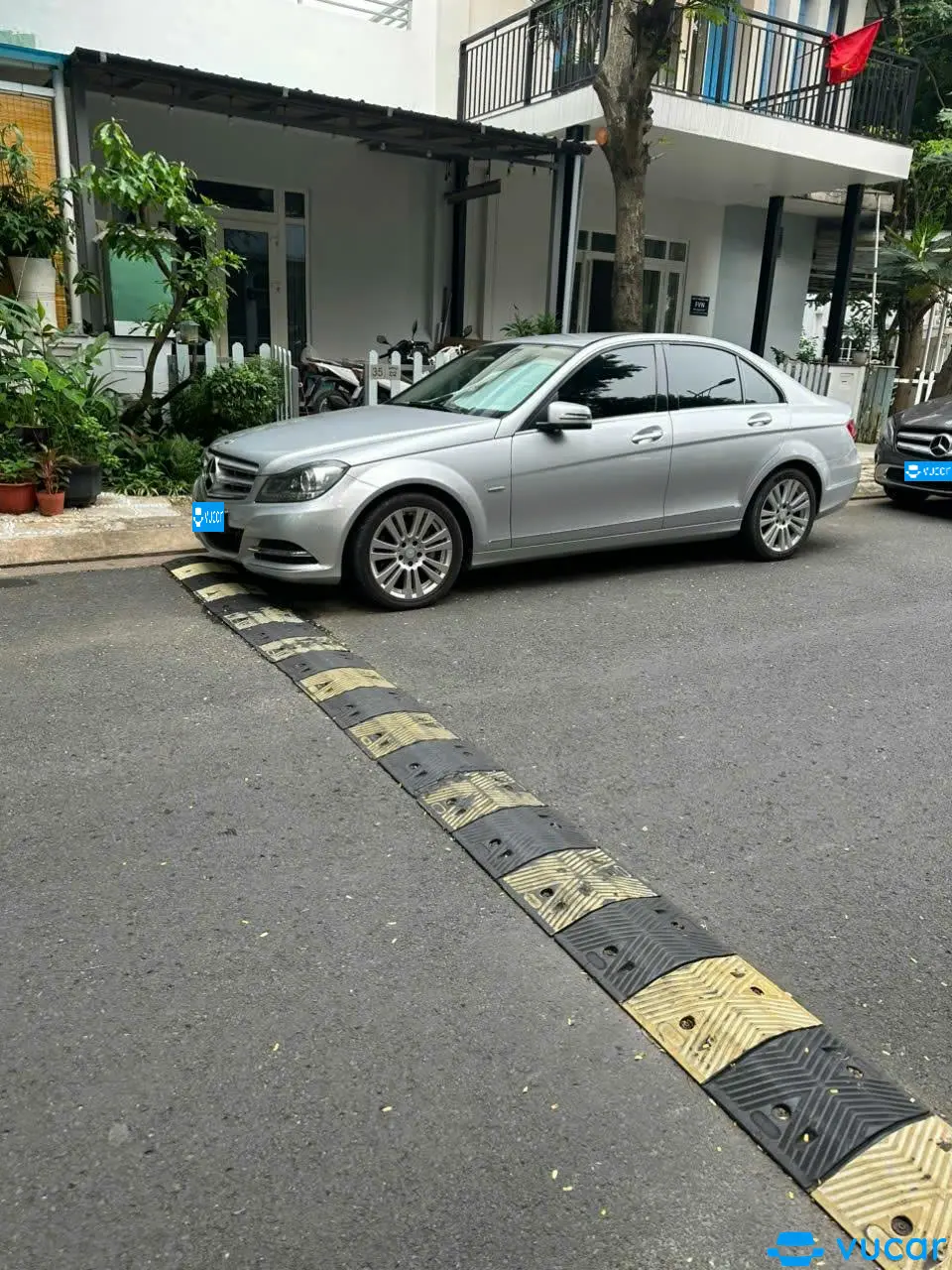 Mercedes C250 2011 - Ngoại thất 3
