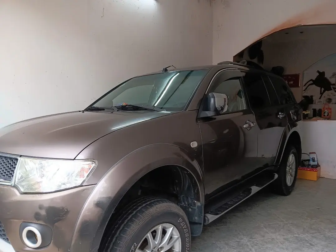 Mitsubishi Pajero Sport D 4x2 AT 2013 - Ngoại thất 28