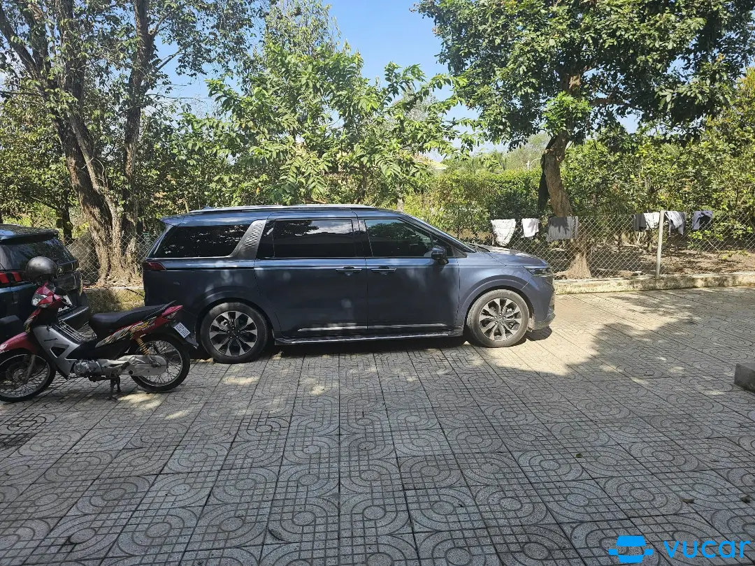 Kia Carnival Signature 2.2D 2022 - Ngoại thất 2
