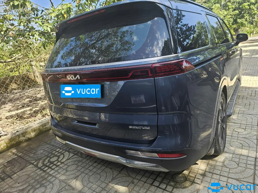 Kia Carnival Signature 2.2D 2022 - Ngoại thất 1
