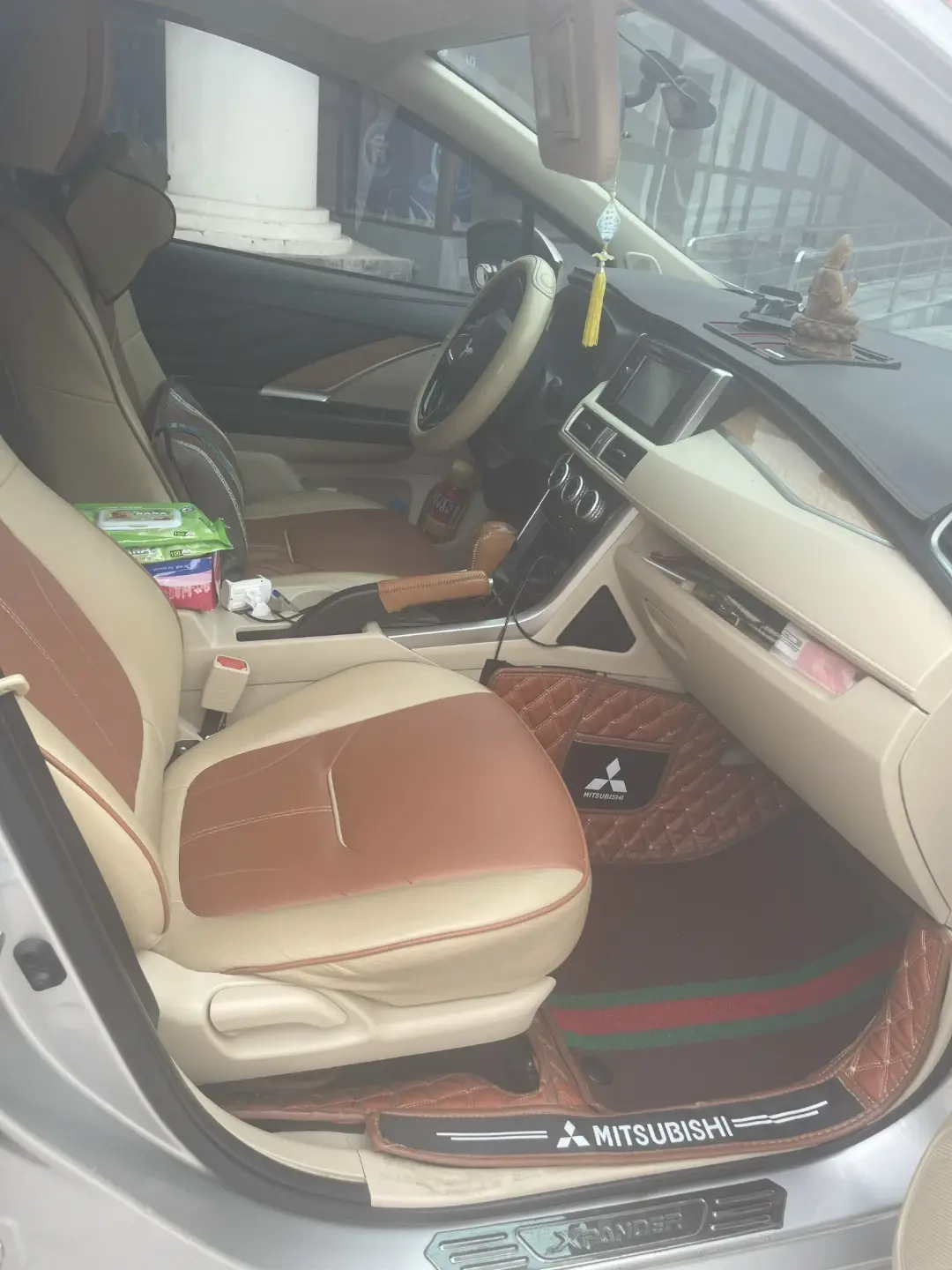 Mitsubishi Xpander 1.5 AT 2019 - Nội thất 4