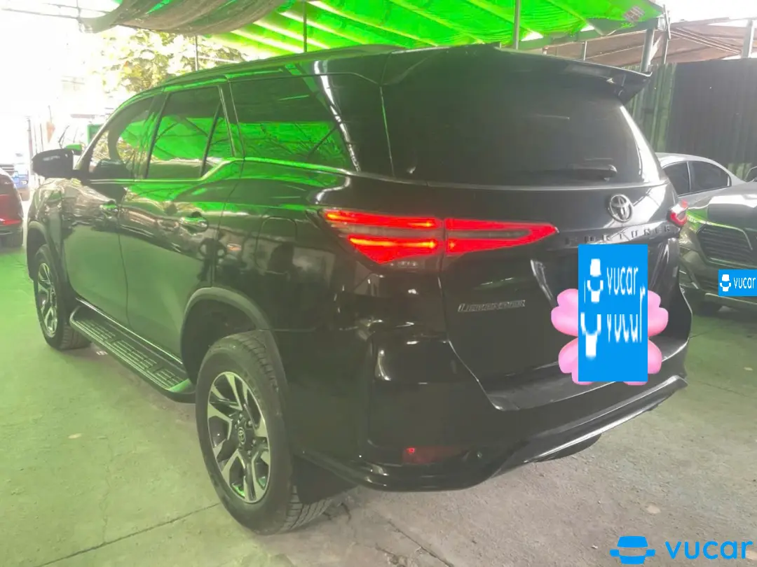 Toyota Fortuner 2.4G 4x2 AT Legender 2021 - Ngoại thất 5
