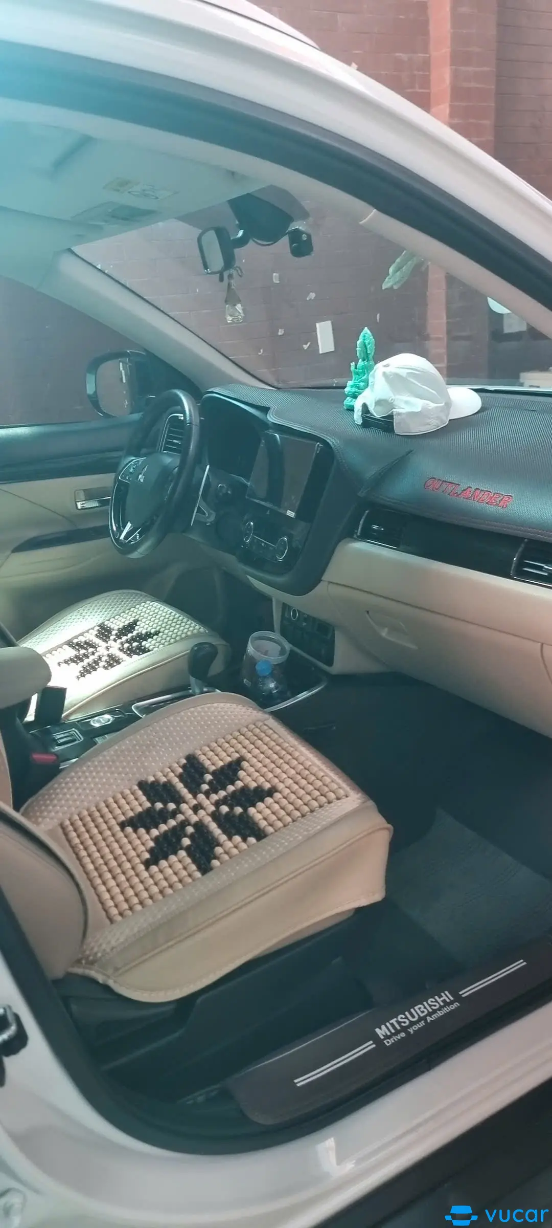 Mitsubishi Outlander 2.4 CVT Premium 2018 - Nội thất 1
