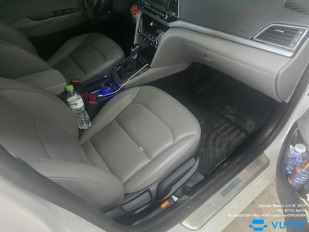 Hyundai Elantra 2.0 AT 2017 - Nội thất 11