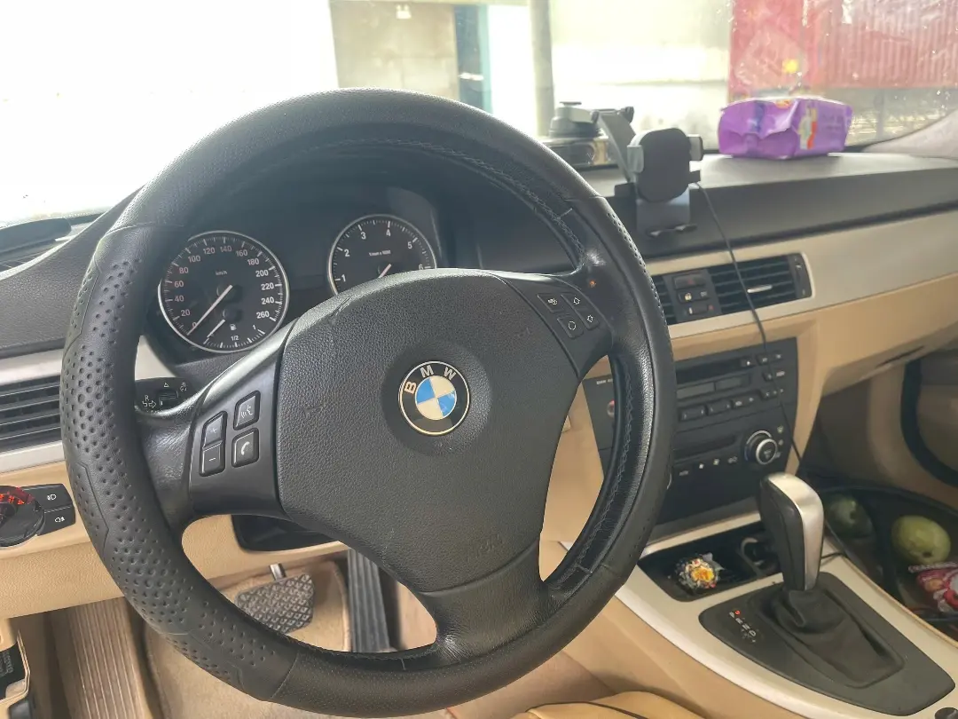 BMW 3 series 320i 2009 - Nội thất 1