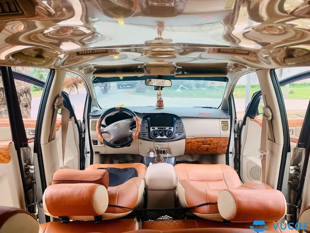 Toyota Innova 2.0 MT 2007 - Nội thất 2