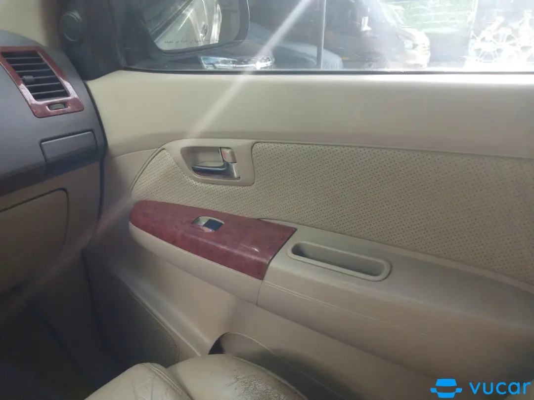 Toyota Fortuner SR5 2.7 AT 2007 - Nội thất 8