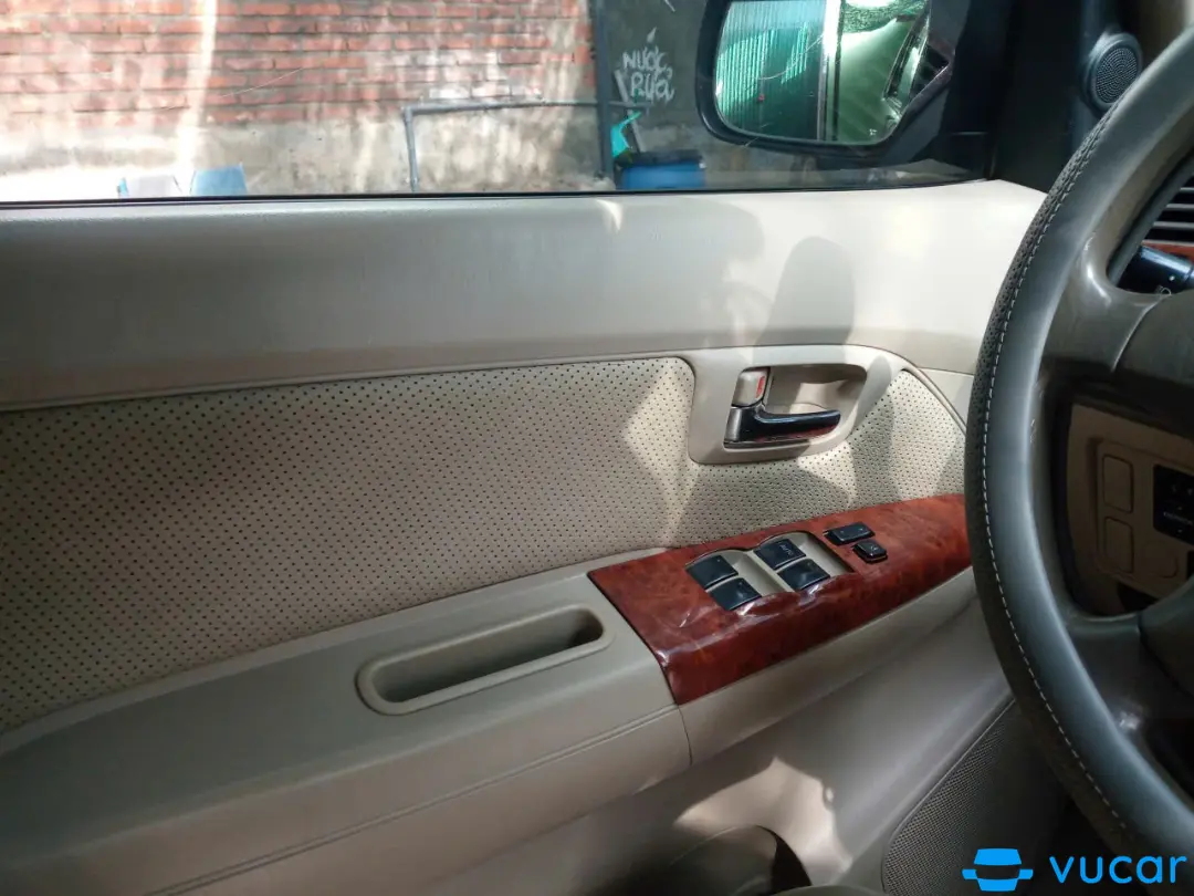 Toyota Fortuner SR5 2.7 AT 2007 - Nội thất 9