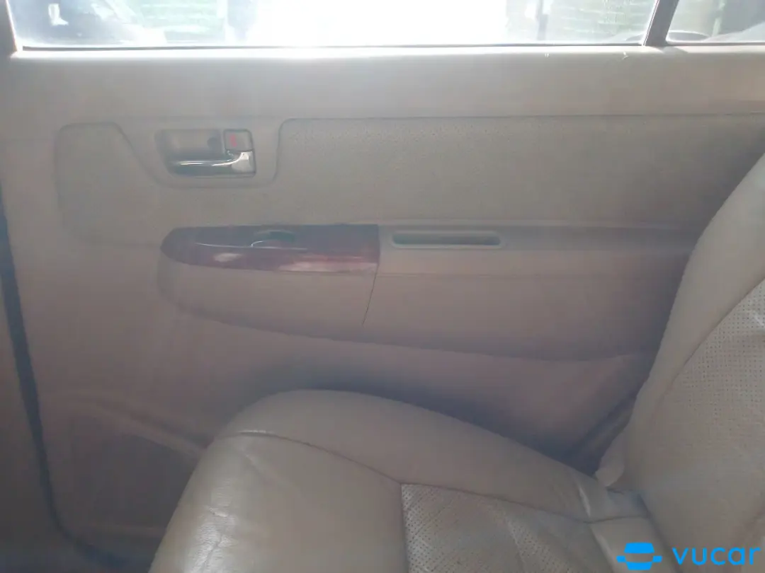 Toyota Fortuner SR5 2.7 AT 2007 - Nội thất 11