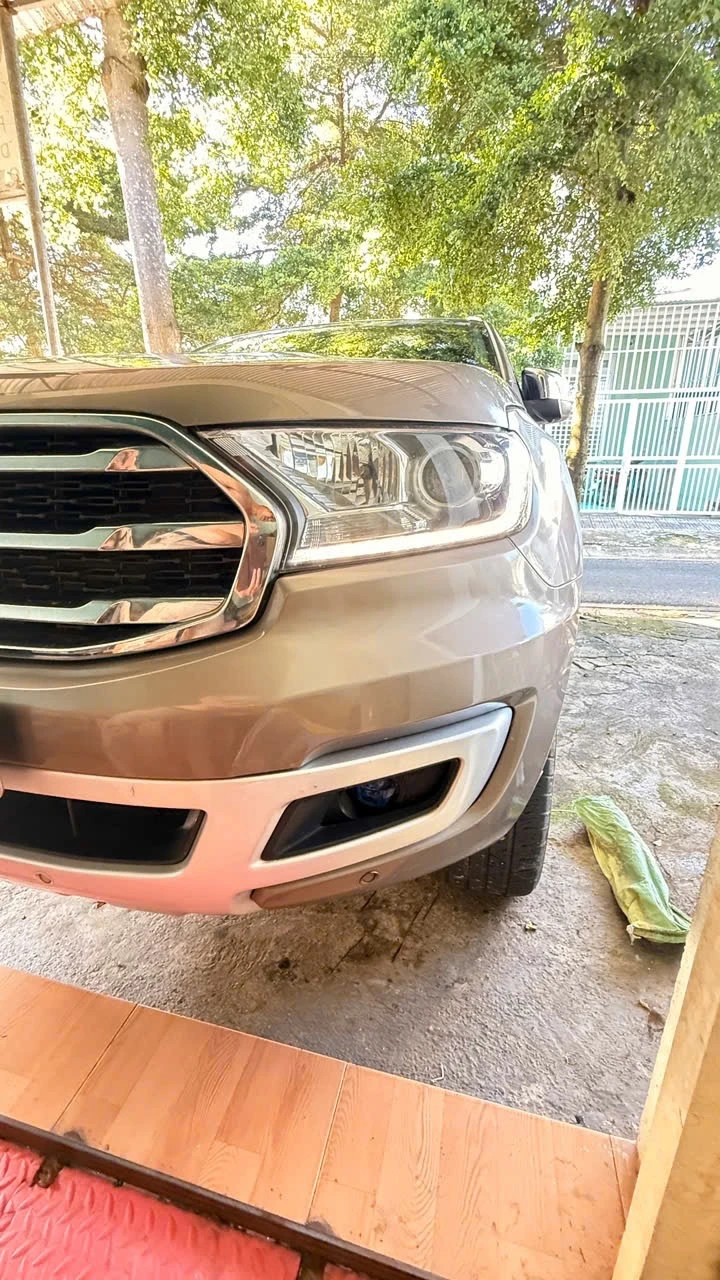 Ảnh xe Ford Everest Titanium 2.0L 4x4 AT 2019