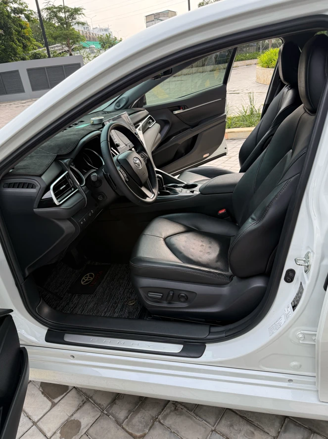 Toyota Camry 2.0Q 2022 - Nội thất 6