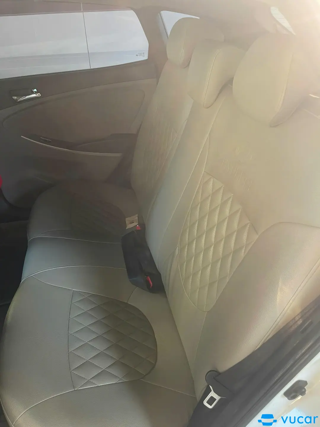 Hyundai Accent Hatchback 2014 - Nội thất 1