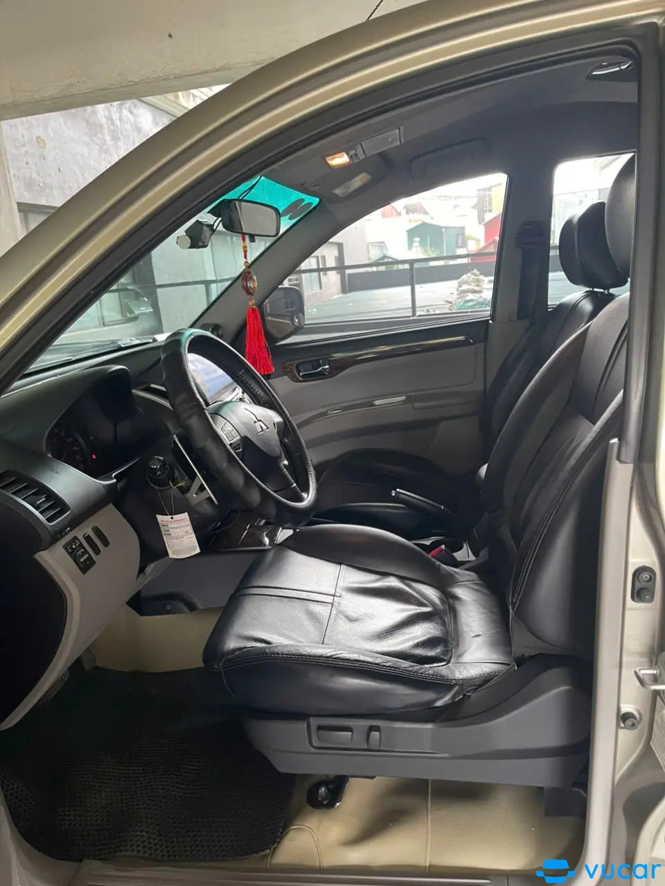 Mitsubishi Pajedo sport . 2012 - Nội thất 3