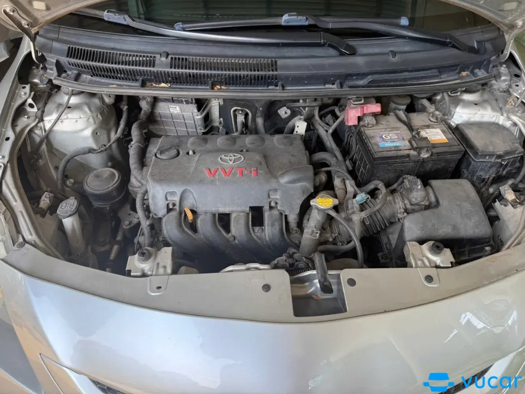 Toyota Vios 1.5 MT 2008 - Khoang động cơ 2
