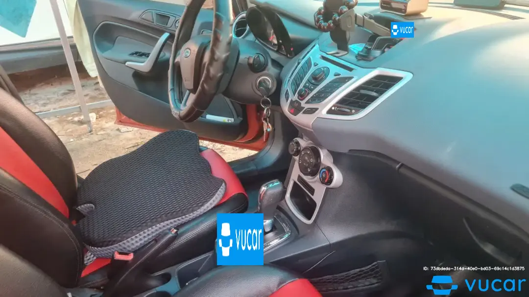 Ford Fiesta 1.6 AT 2012 - Nội thất 1