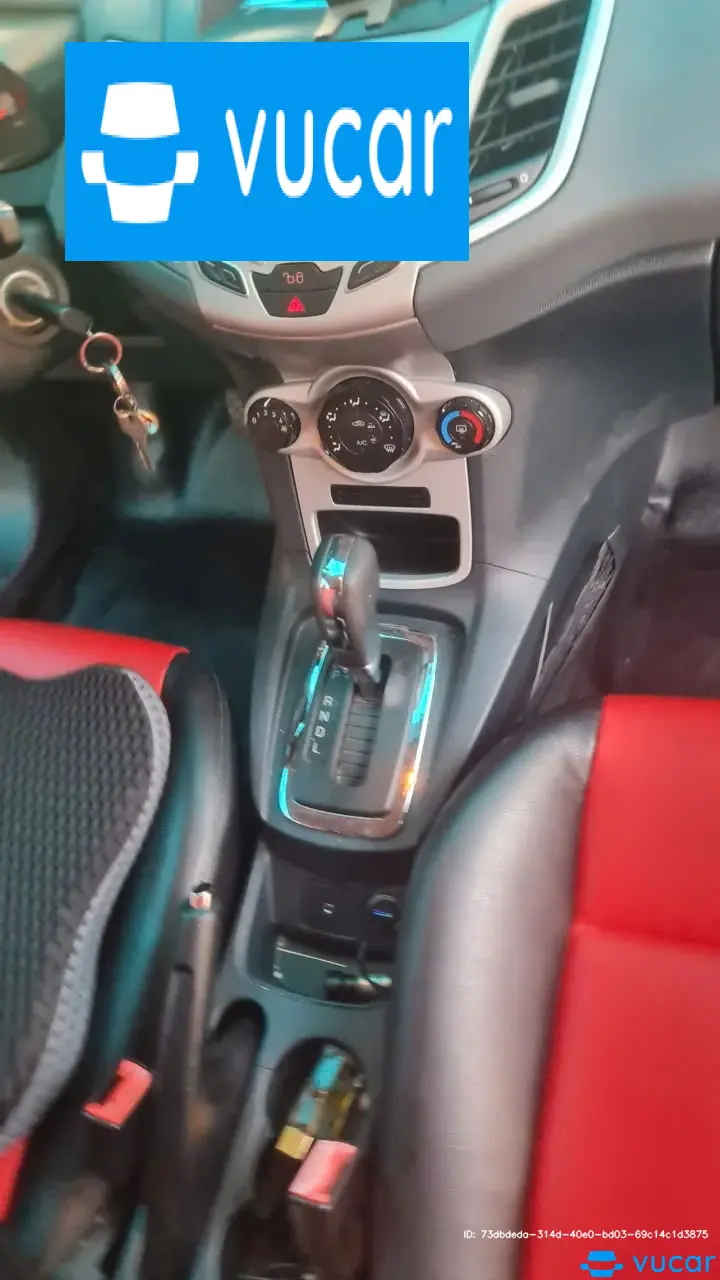 Ford Fiesta 1.6 AT 2012 - Nội thất 2