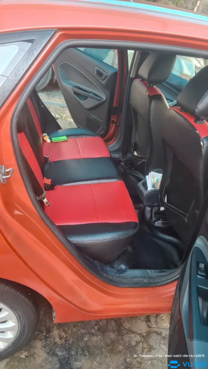 Ford Fiesta 1.6 AT 2012 - Nội thất 10