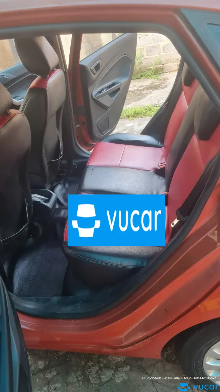 Ford Fiesta 1.6 AT 2012 - Nội thất 5