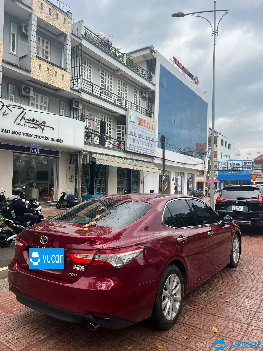 Toyota Camry 2.0G 2021 - Ngoại thất 2