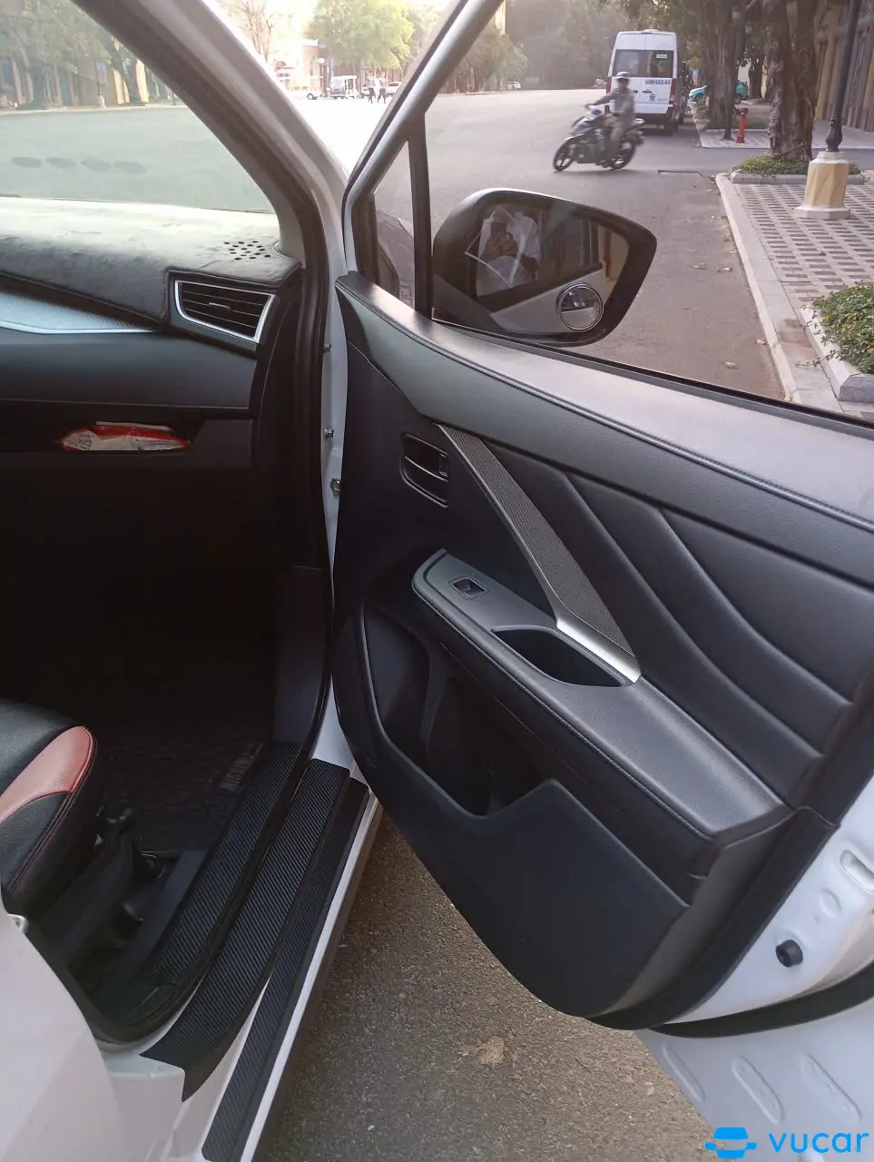 Mitsubishi Xpander 1.5 AT 2022 - Nội thất 5