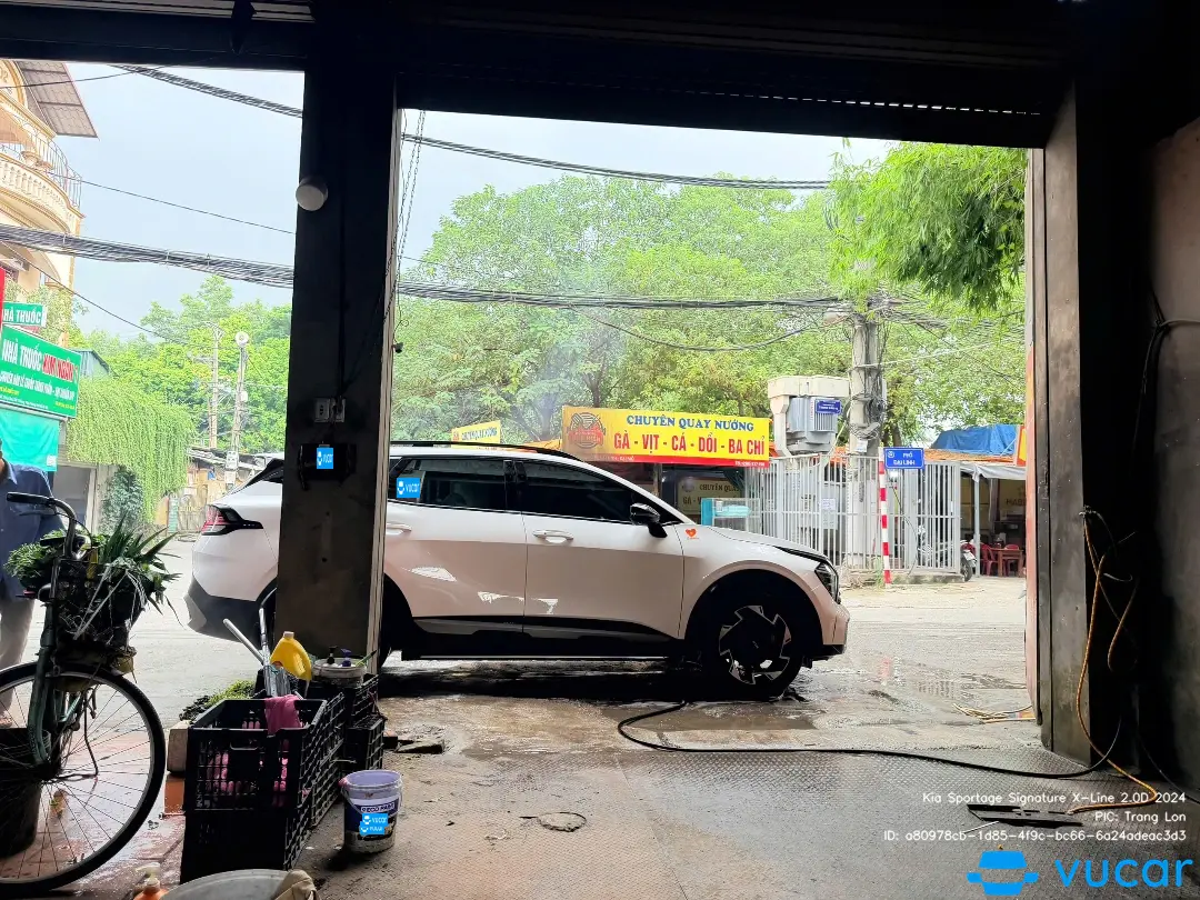 Kia Sportage Signature X-Line 2.0D 2024 - Khoang động cơ 1
