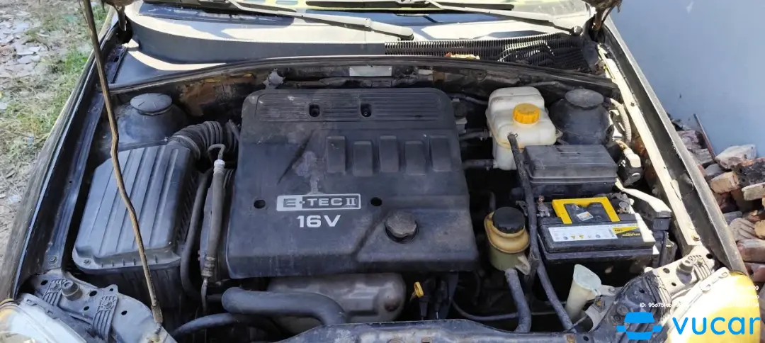 Daewoo Lacetti EX 2009 - Khoang động cơ 1