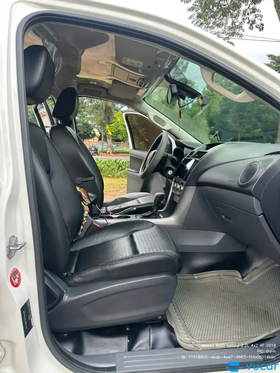 Mazda Bt50 Luxury 2.2L 4x2 AT 2019 - Nội thất 4