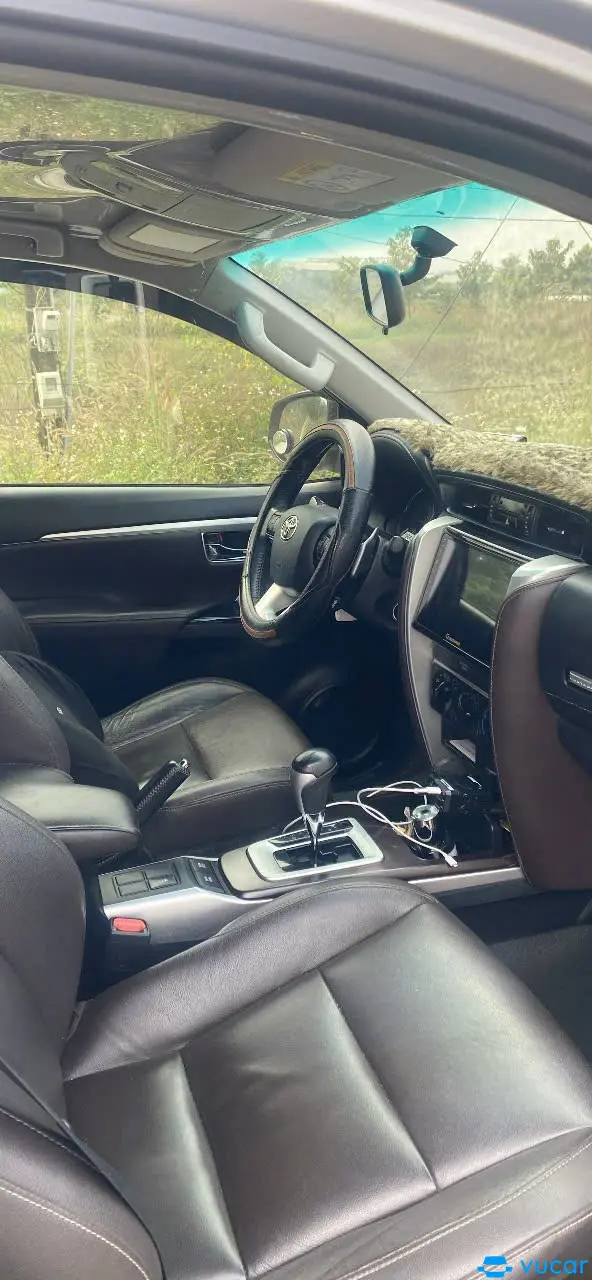 Toyota Fortuner 2020 - Nội thất 2