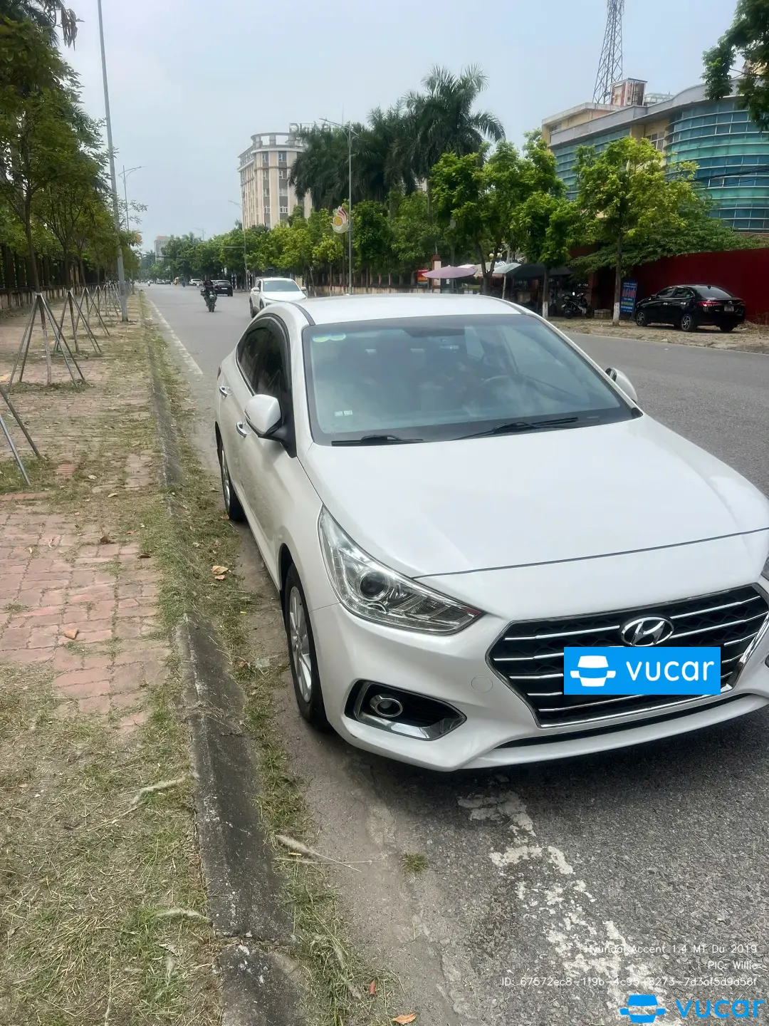 Hyundai Accent 1.4 MT Đủ 2019 - Ngoại thất 2