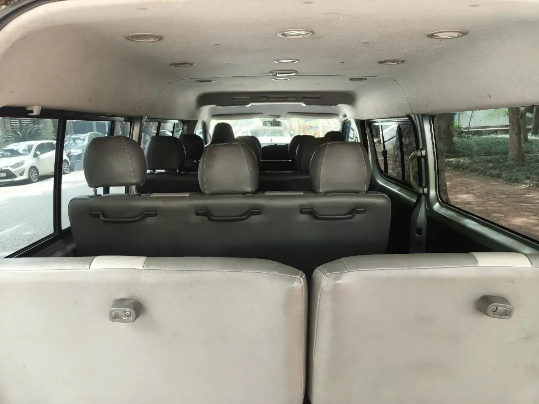 Toyota Hiace 2.5 2011 - Nội thất 1