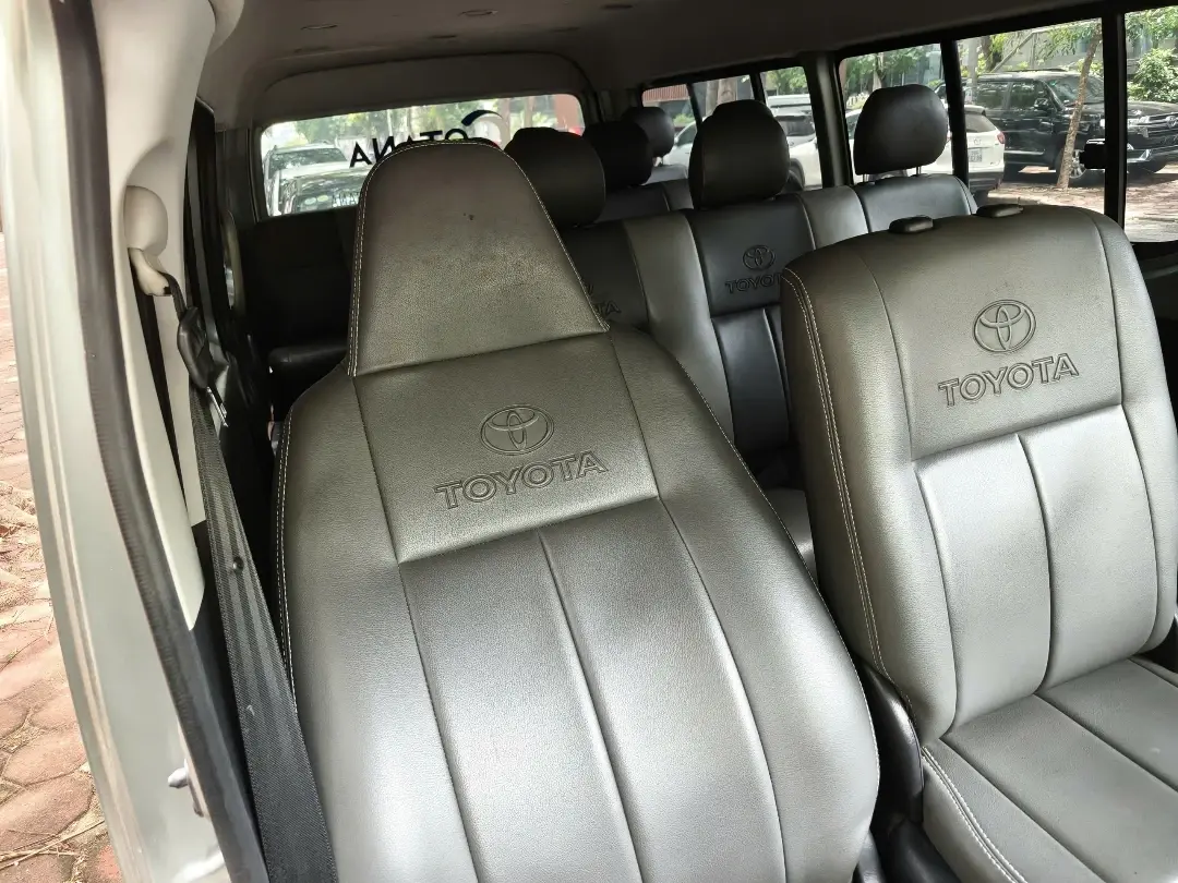 Toyota Hiace 2.5 2011 - Nội thất 4