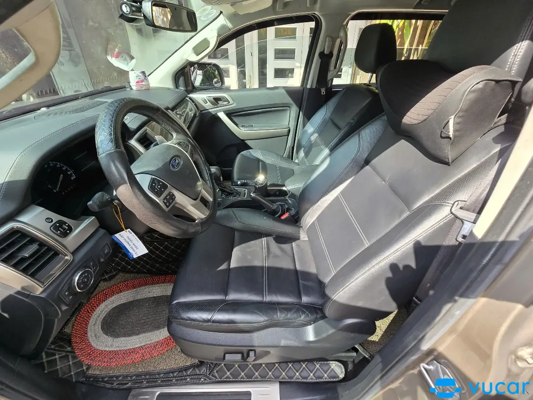 Ford Everest Trend 2.0L 4x2 AT 2020 - Nội thất 2
