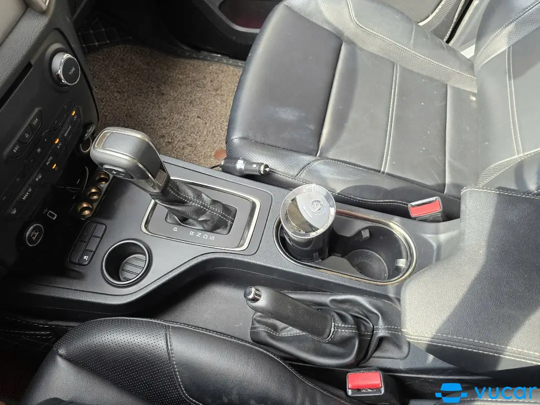 Ford Everest Trend 2.0L 4x2 AT 2020 - Nội thất 5