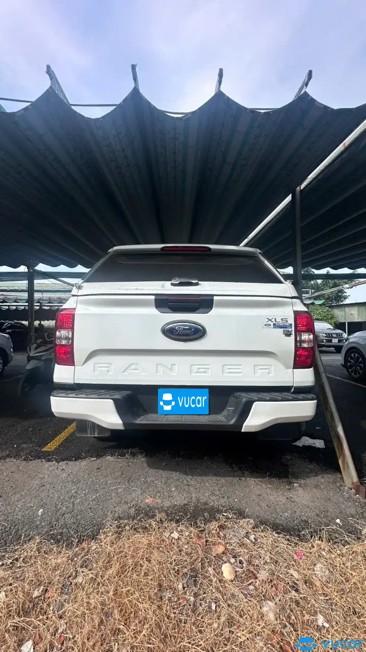 Ảnh xe Ford Ranger XLS 2.0L 4x2 AT 2022