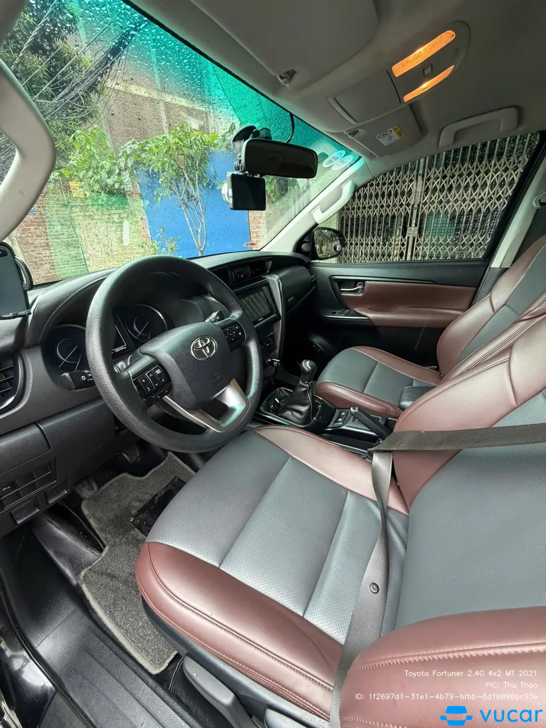Toyota Fortuner 2.4G 4x2 MT 2021 - Nội thất 2