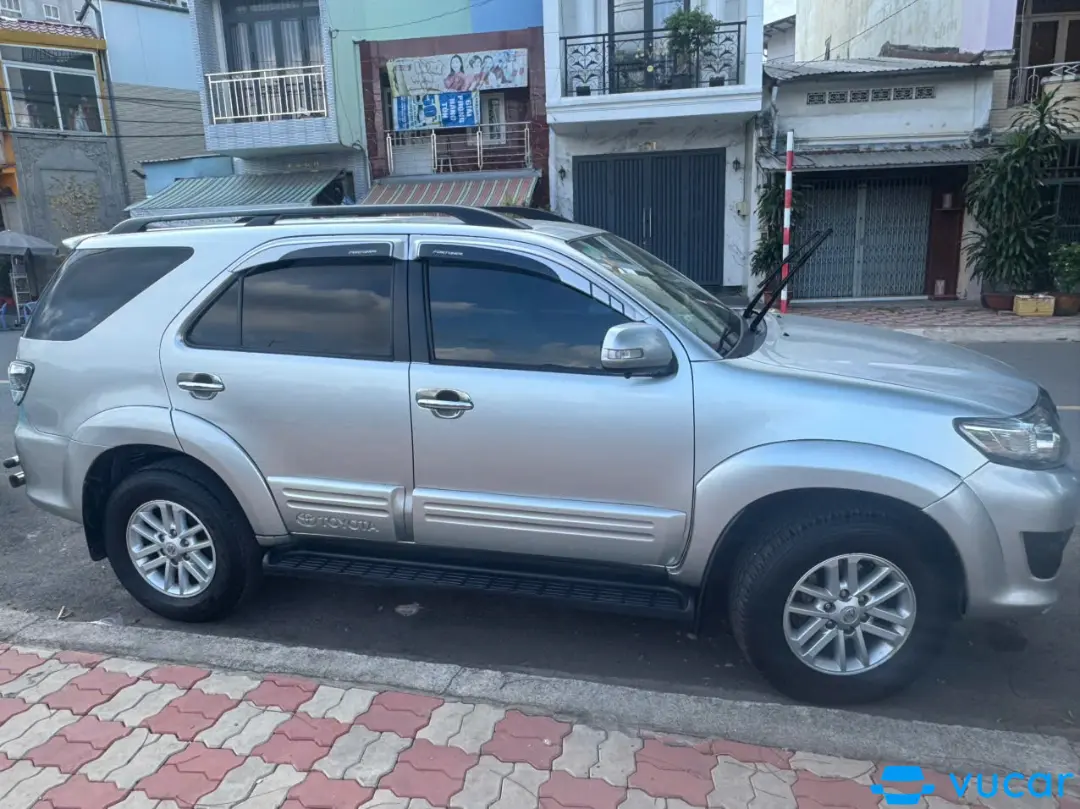 Toyota Fortuner Xăng 2 cầu 2013  - Ngoại thất 4