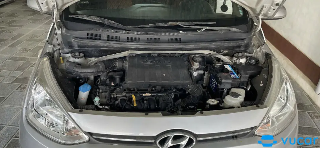 Hyunhdai i10 2016 - Khoang động cơ 3