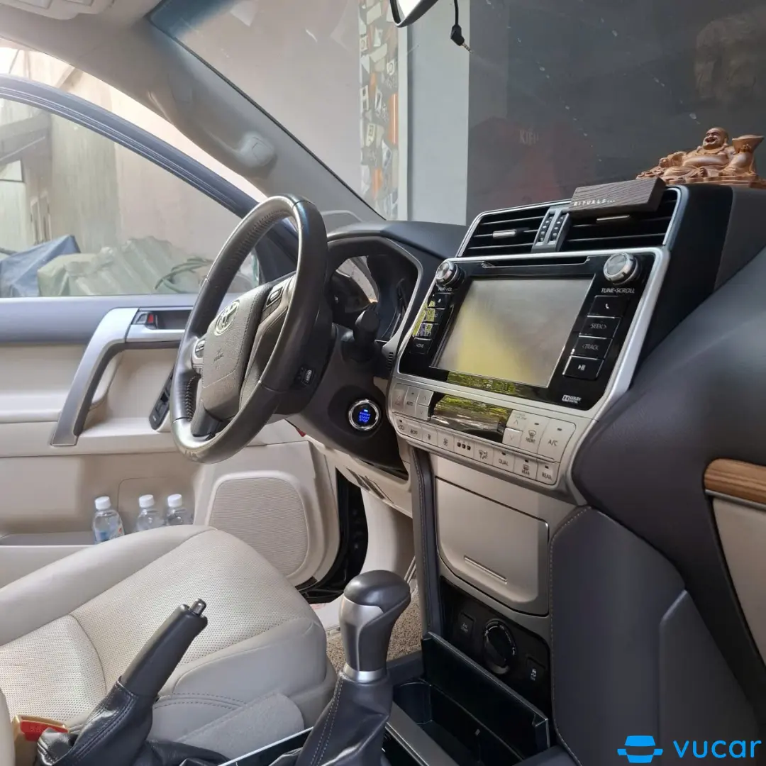 Toyota Land Cruiser Prado 2019 - Nội thất 1