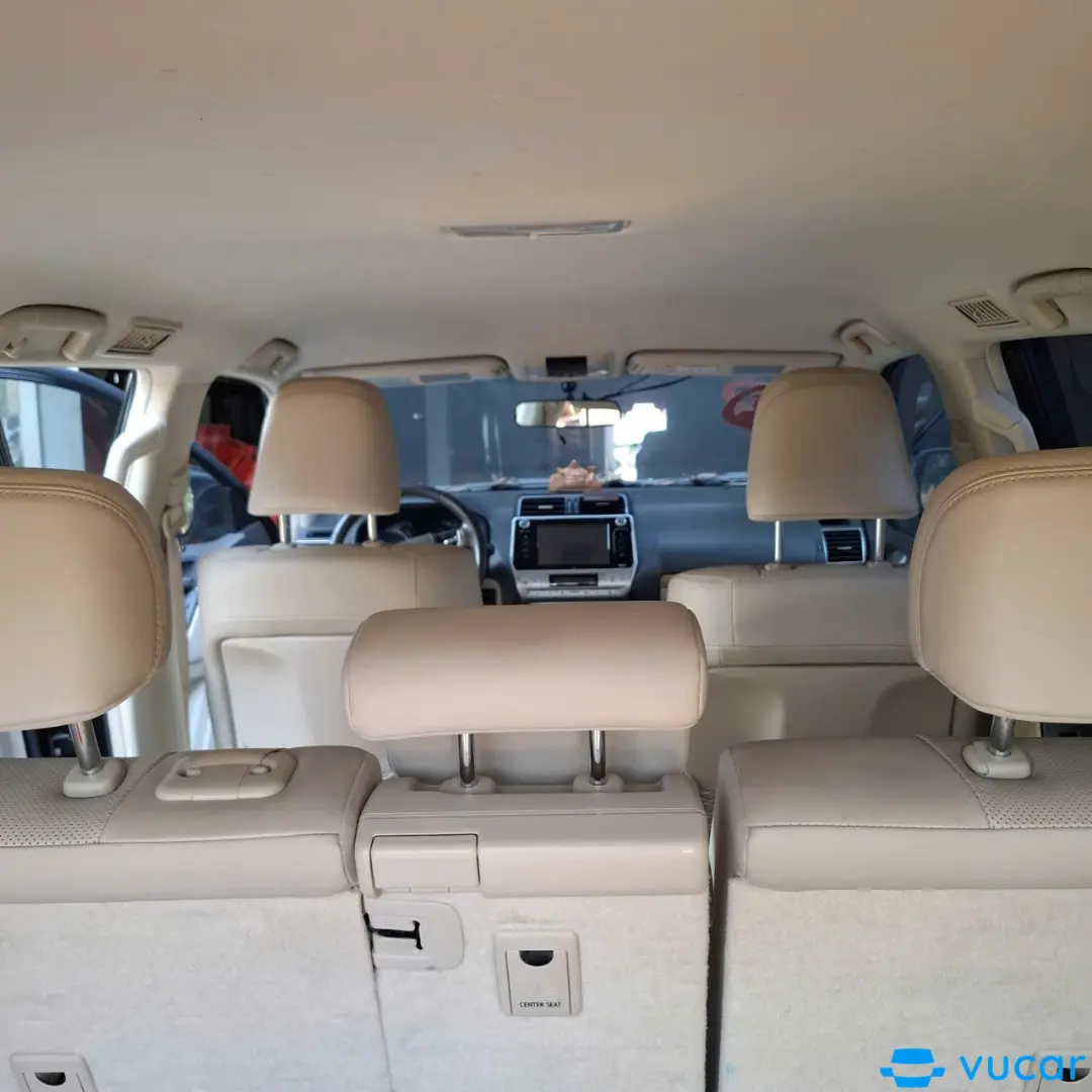 Toyota Land Cruiser Prado 2019 - Nội thất 7