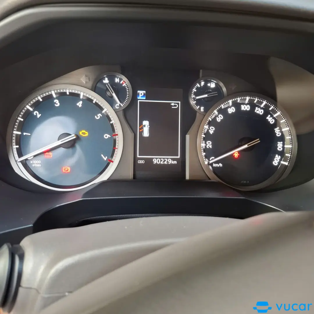 Toyota Land Cruiser Prado 2019 - Nội thất 11